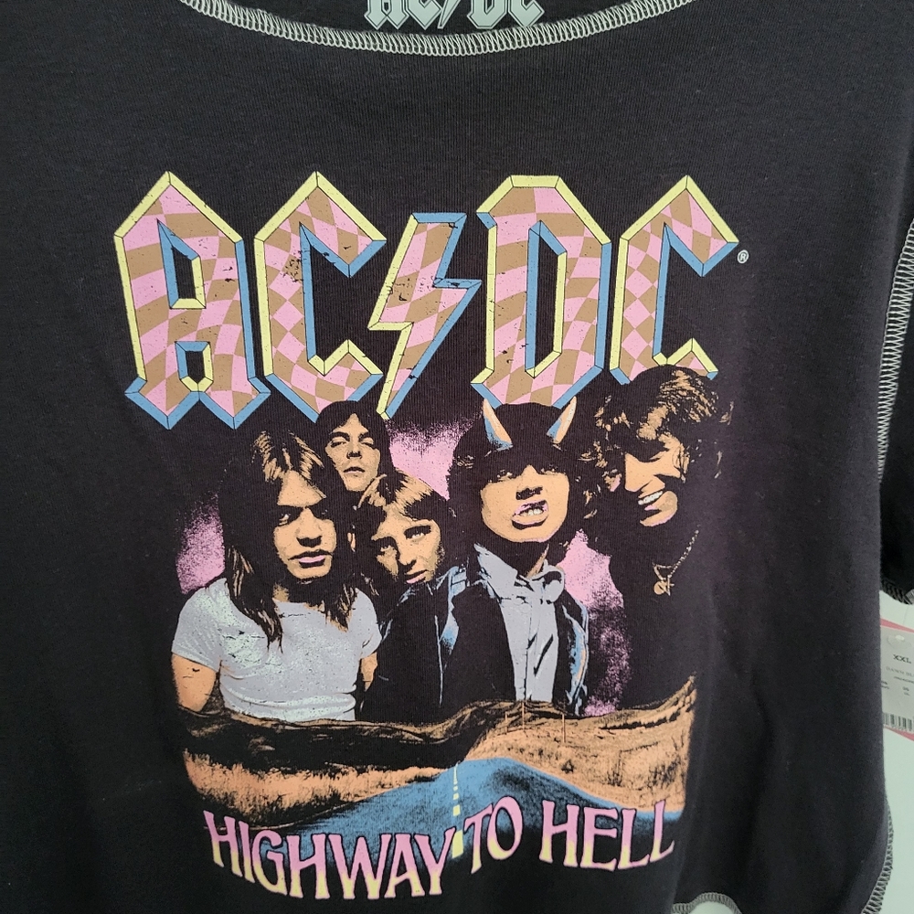 ACDC Women Crop Top Round Neck Short Sleeve Size XXL New - Picture 2 of 6